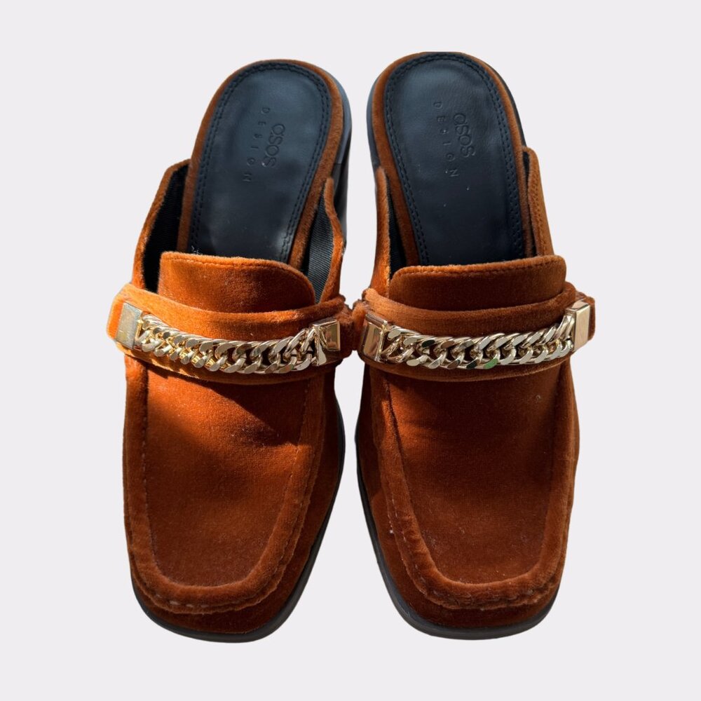 ASOS DESIGN Burnt Orange Velvet Loafers w/ Gold Chain – Size 7 OP: $70.00